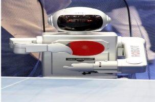 Роботы играют в настольный теннис